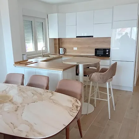 Nadine Apartamento Makarska
